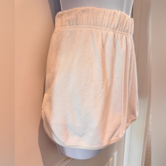 🔥HP🔥NWOT - PINK Victoria's Secret Beach Terry Varsity Shorts in White Size Large - Picture 10 of 16